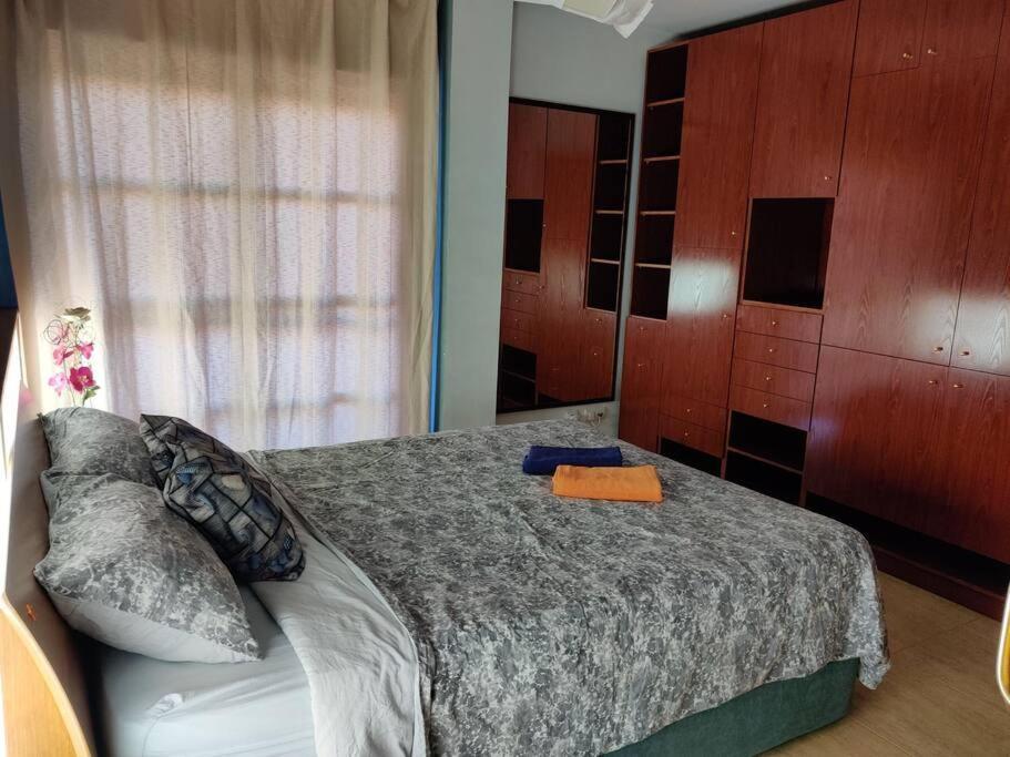 Beautiful Stay Near Park Дения Екстериор снимка